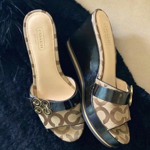 Coach Geri platform sandals Sz 7